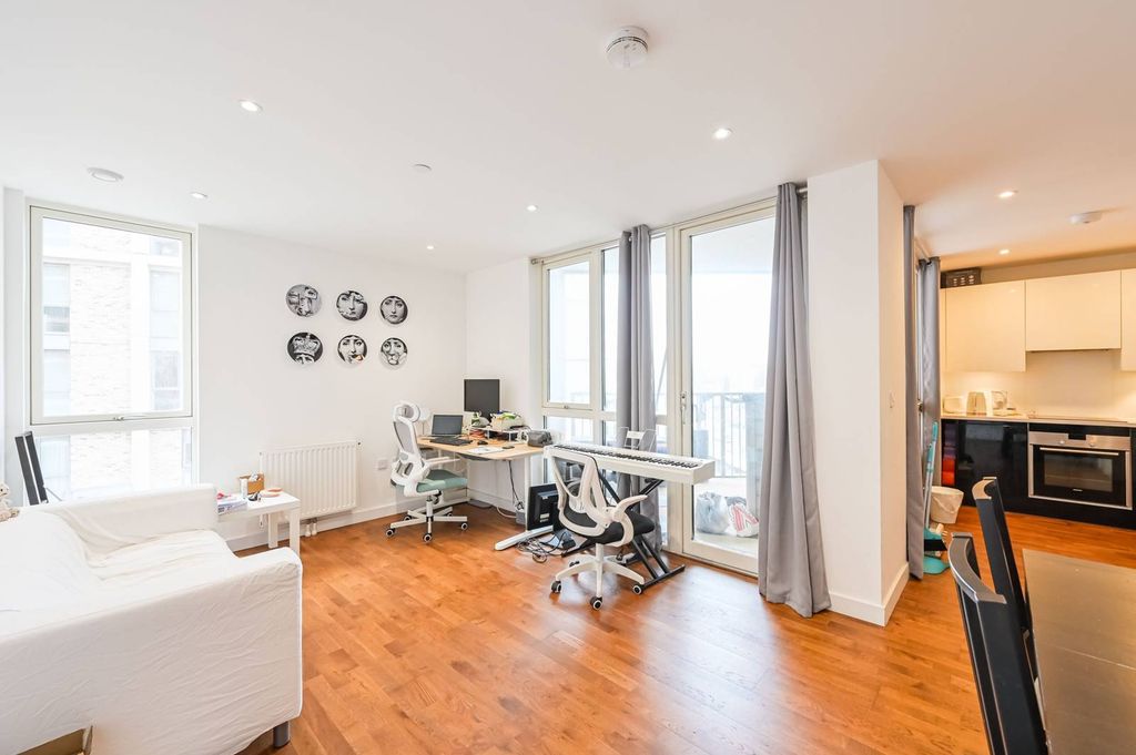 Property photo 2 of 15