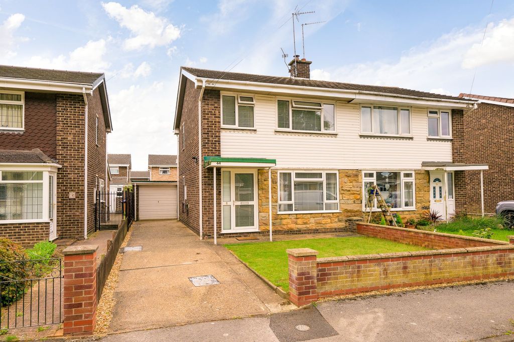 Property photo 1 of 18
