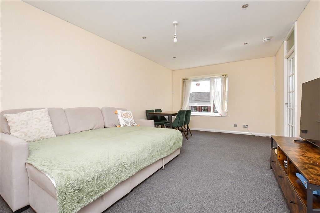 Property photo 3 of 12 Lounge/Diner