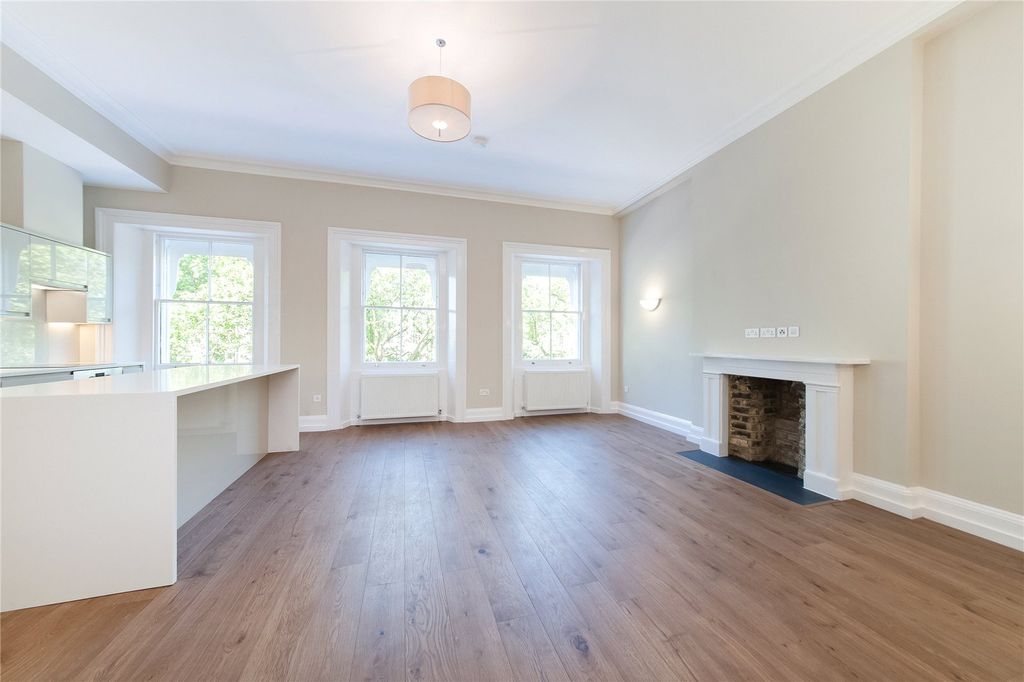 Property photo 2 of 8 Reception Room