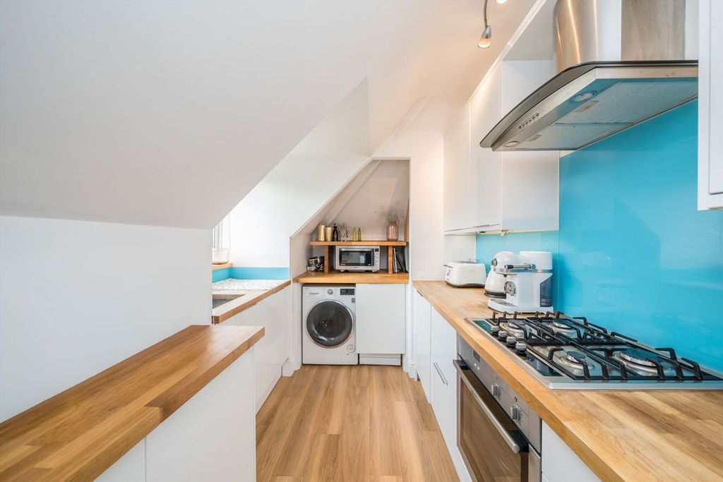 Property photo 3 of 8