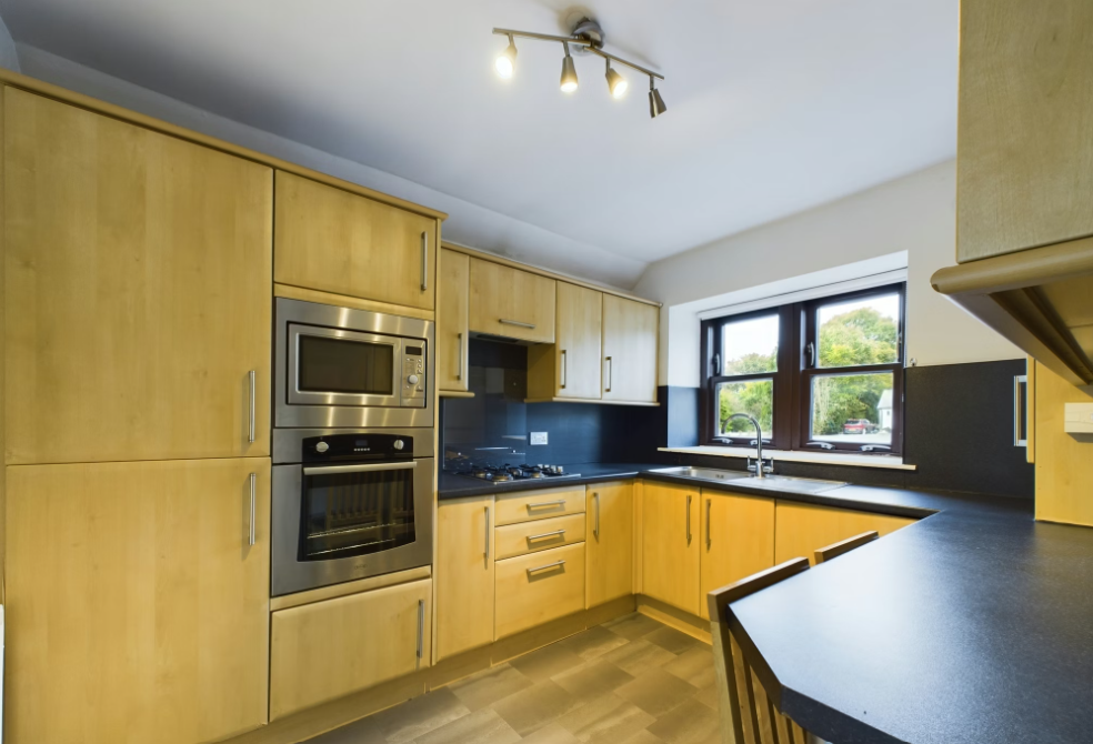 Property photo 3 of 11