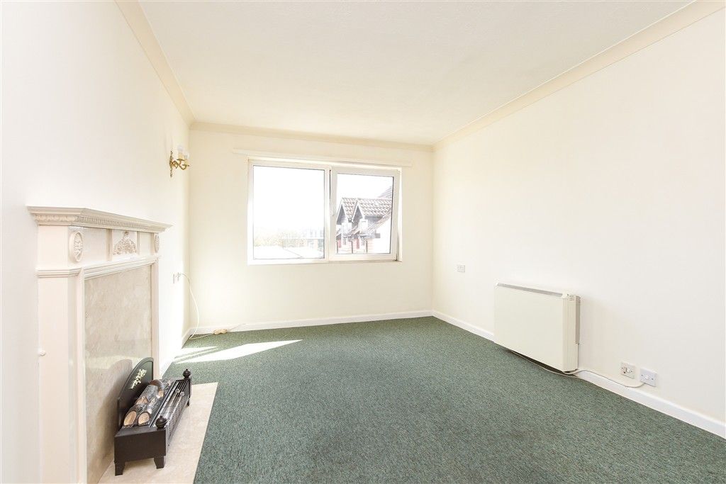 Property photo 1 of 8 Lounge/Diner