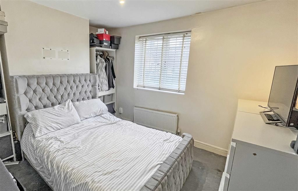 Property photo 3 of 5