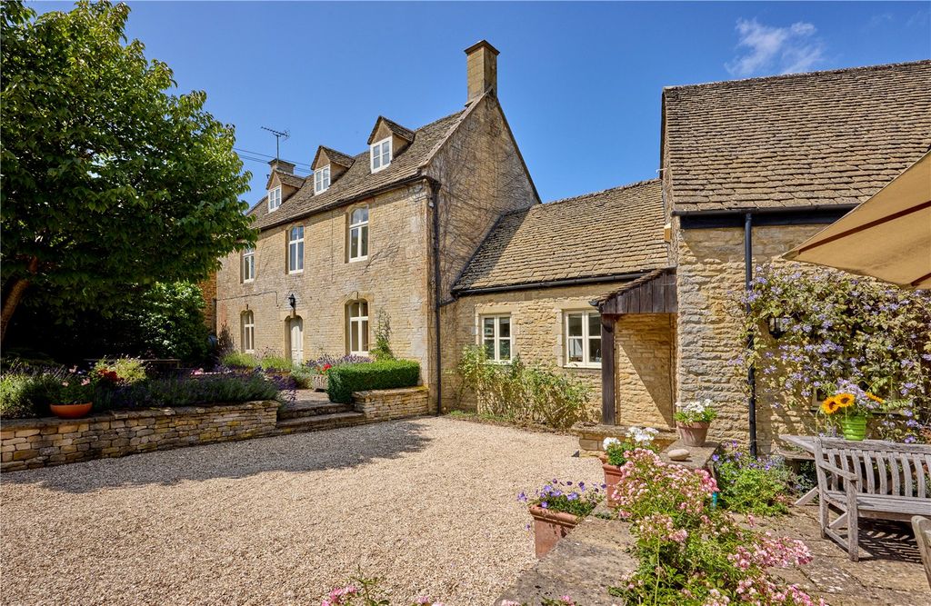 Property photo 1 of 23 Blenheim Orchard