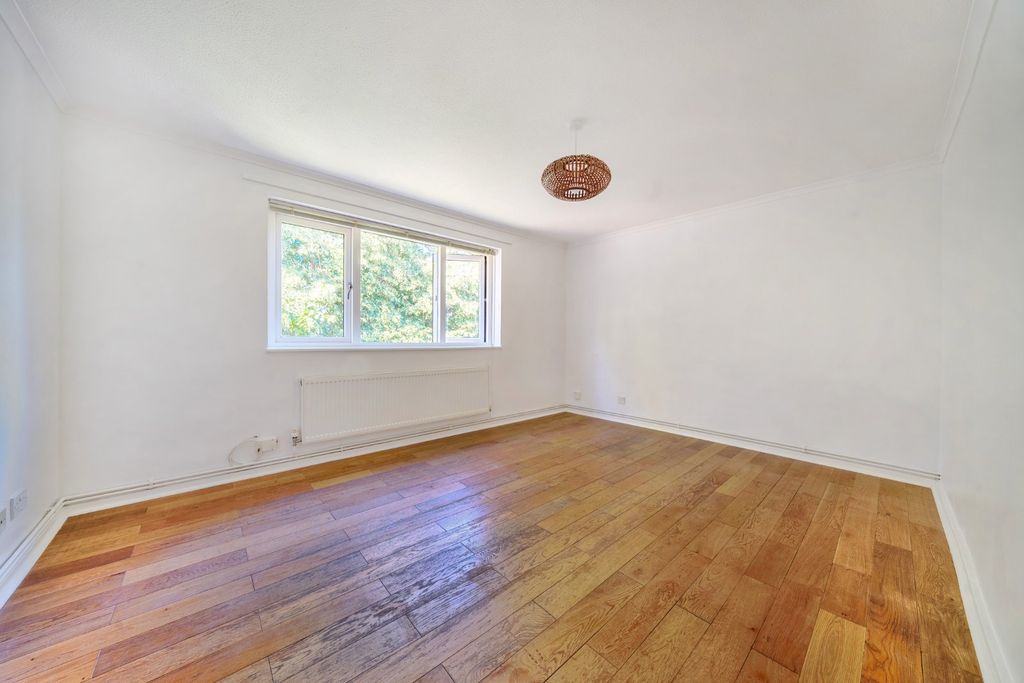 Property photo 2 of 16 Picture No. 03