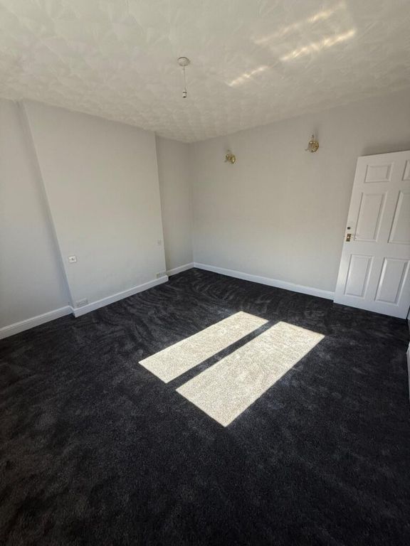 Property photo 2 of 38