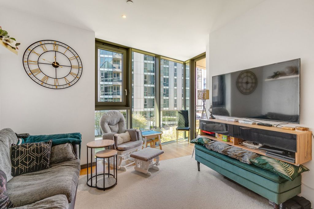 Property photo 3 of 18