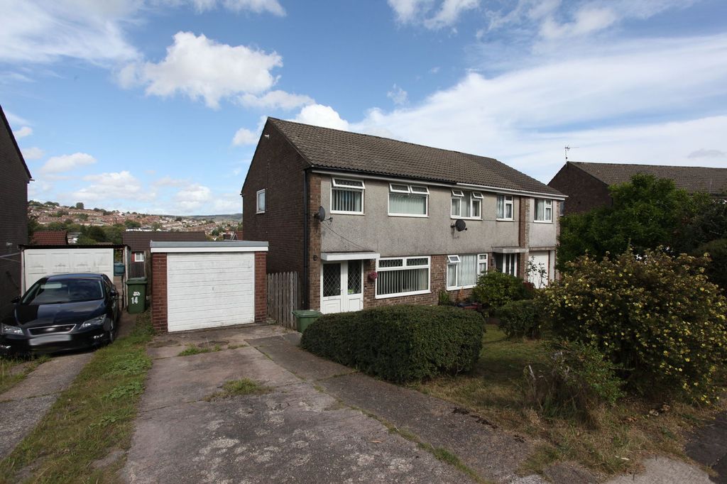 Property photo 3 of 32