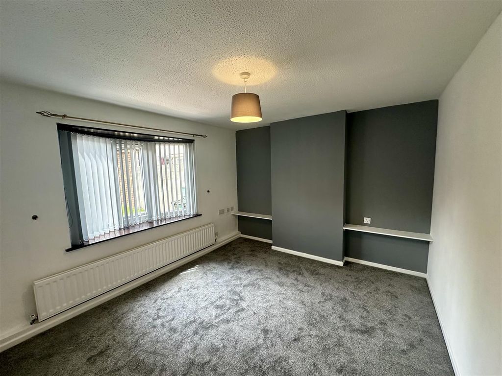 Property photo 2 of 12 Living Room