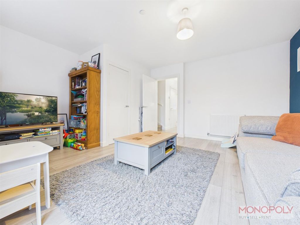 Property photo 3 of 20 Cam04439G0-Pr0230-Still014.Jpg