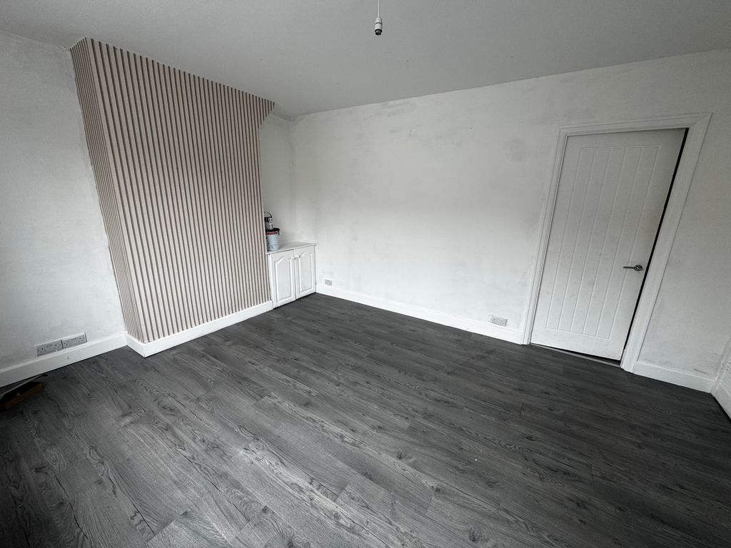 Property photo 2 of 9 Living Room