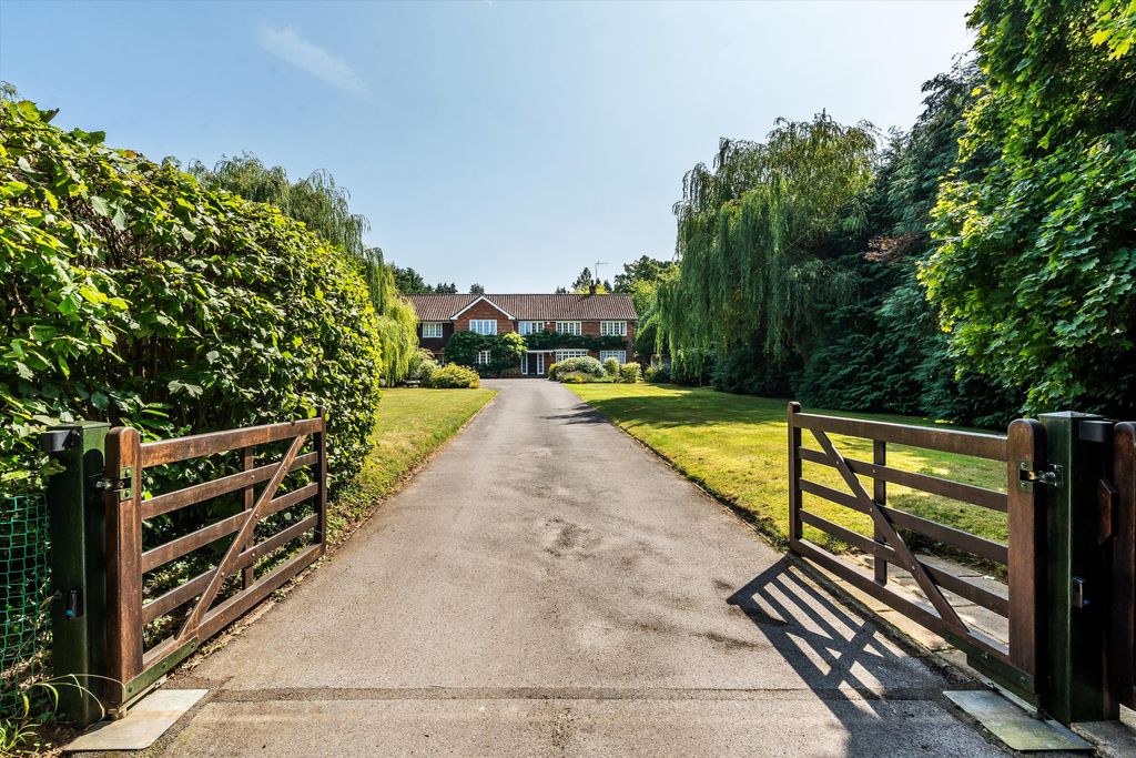 Additional image 21 of 6 bed detached house for saleSummers Lane, Hurtmore, Godalming, Surrey GU7
