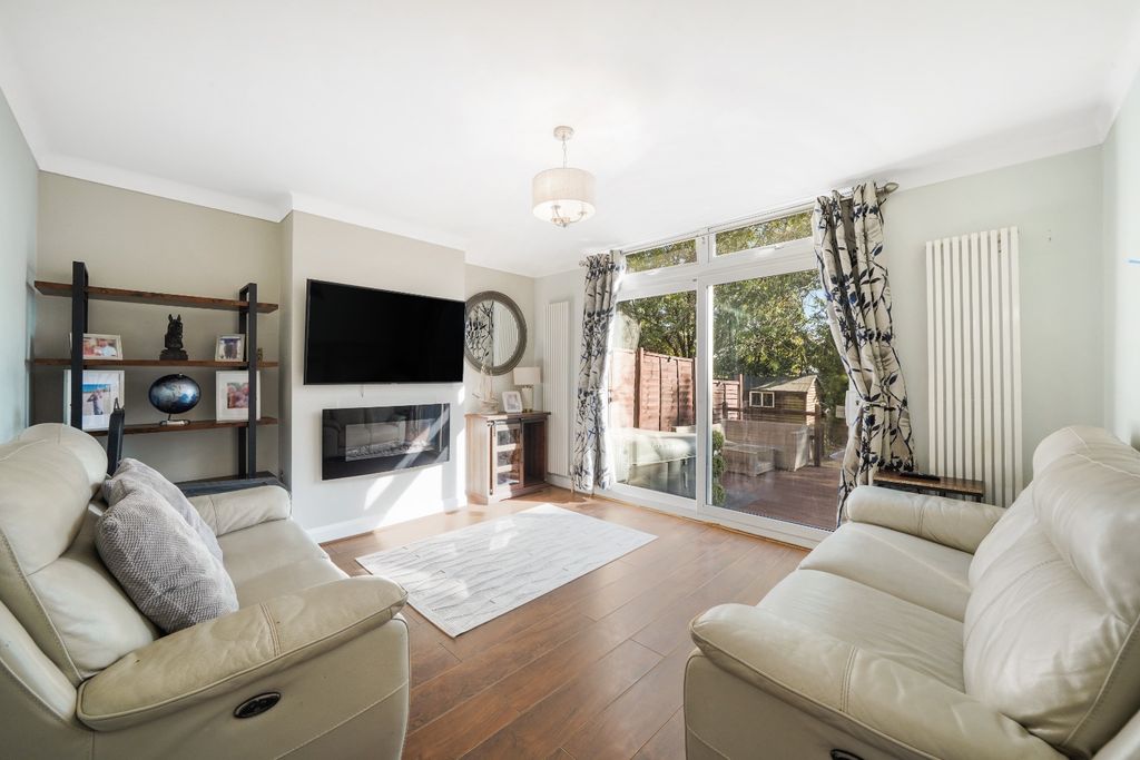 Property photo 2 of 15 5322394