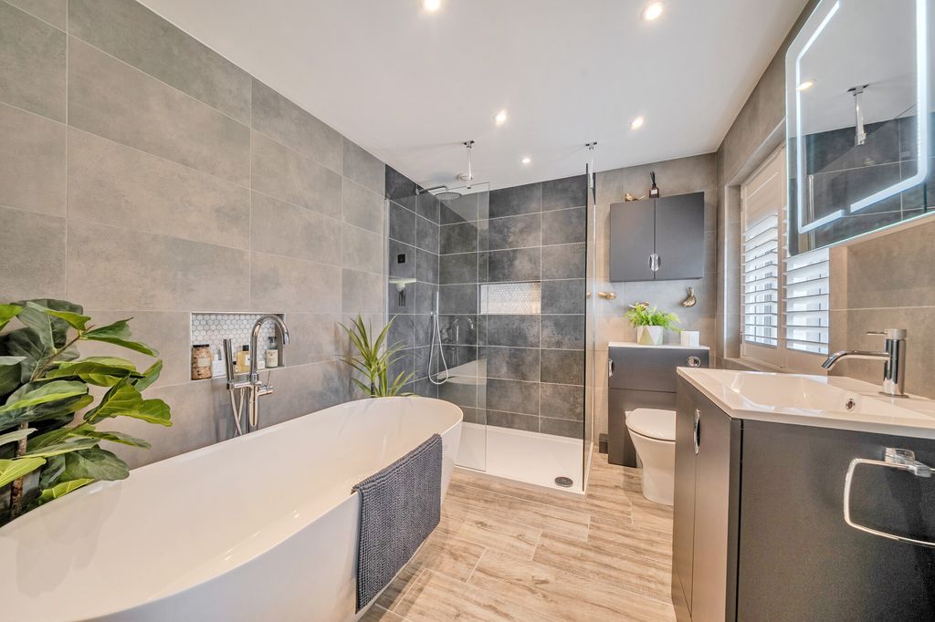 Additional image 6 of 4 bed detached house for saleCanterbury Road, Farnborough GU14