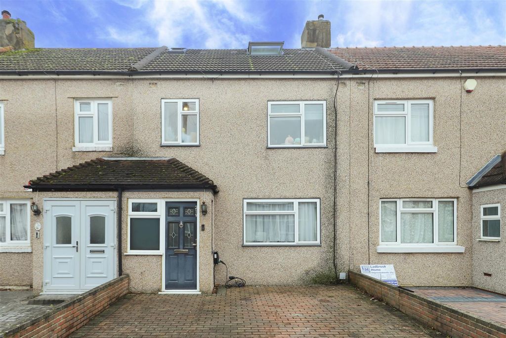 Property photo 1 of 10 Front