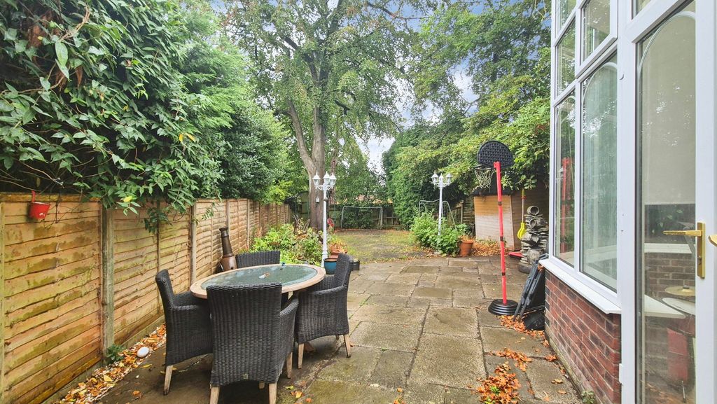 Property photo 2 of 23 C4c22d38-1000133363