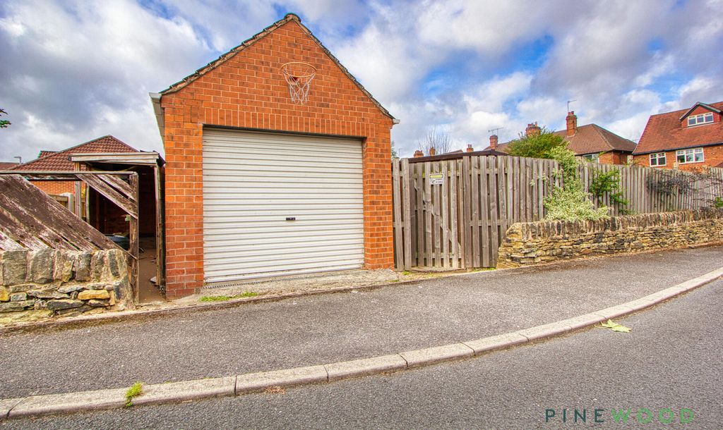 Property photo 2 of 51 Single Garage