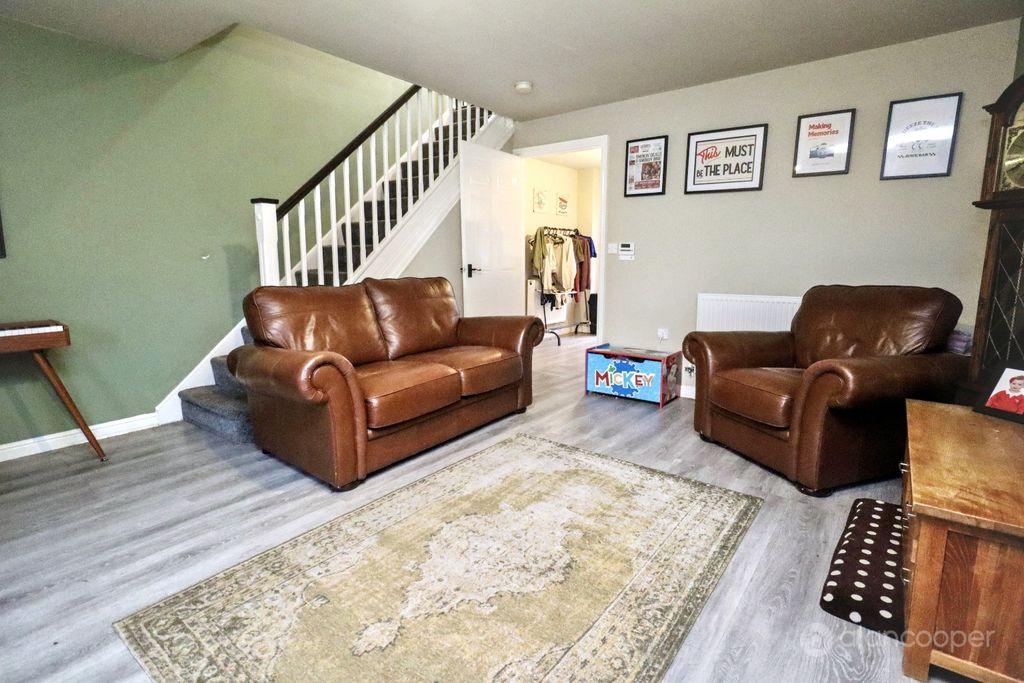 Property photo 3 of 19 4808543