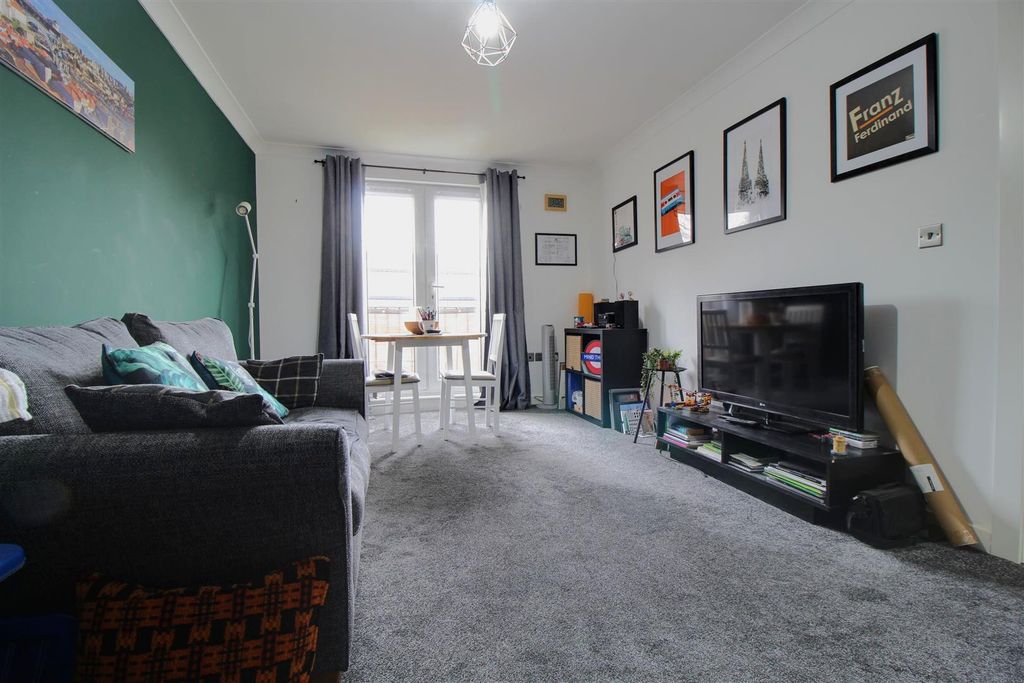 Property photo 3 of 10