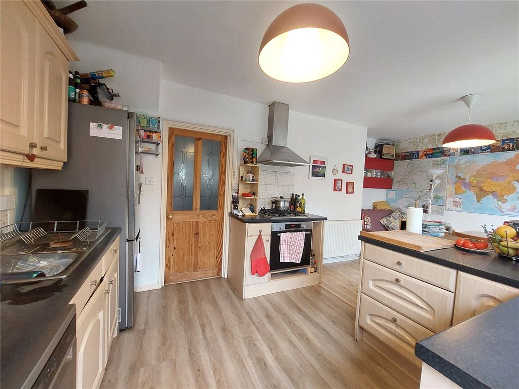 Property photo 2 of 15 Picture No. 17