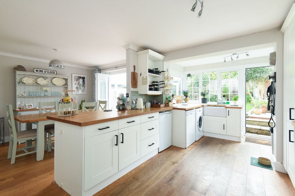 Property photo 2 of 28 5259657