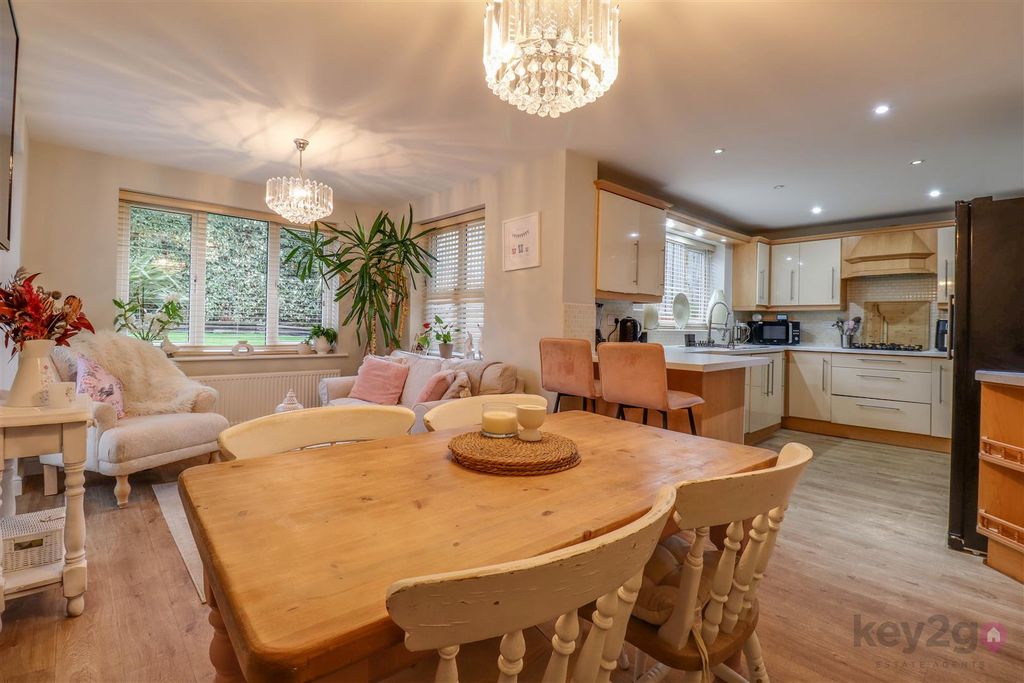 Property photo 3 of 32 Img_9440-Img_9442.Jpg