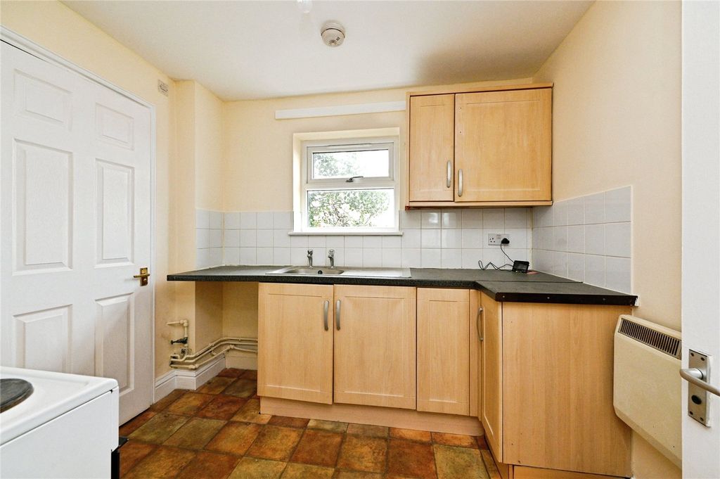 Property photo 2 of 23 Picture No. 10