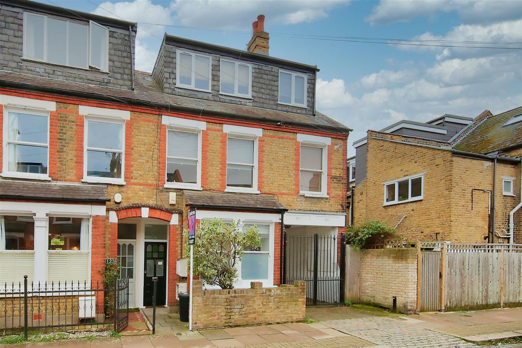 Property photo 1 of 11 125_Balvernie_Grove_Image1_16914_4.Jpg