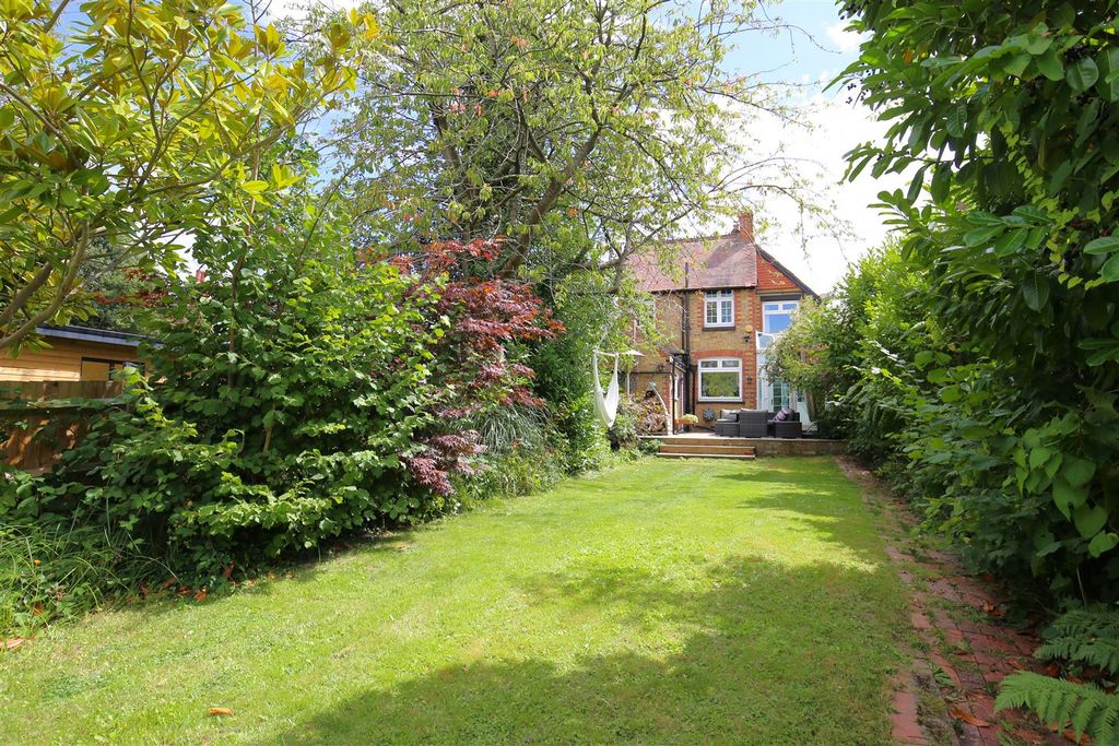 Property photo 1 of 18 Garden
