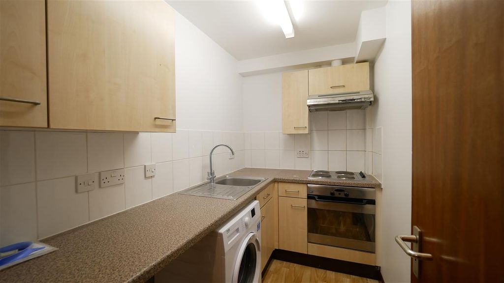 Property photo 2 of 5 Kitchen