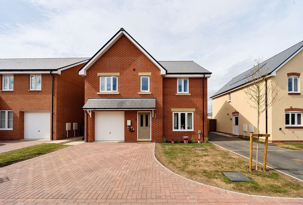 Property photo 1 of 18 1345622-18-68B075...