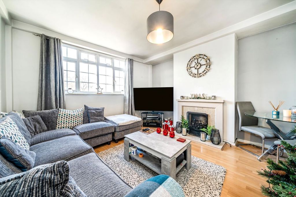 Property photo 2 of 6