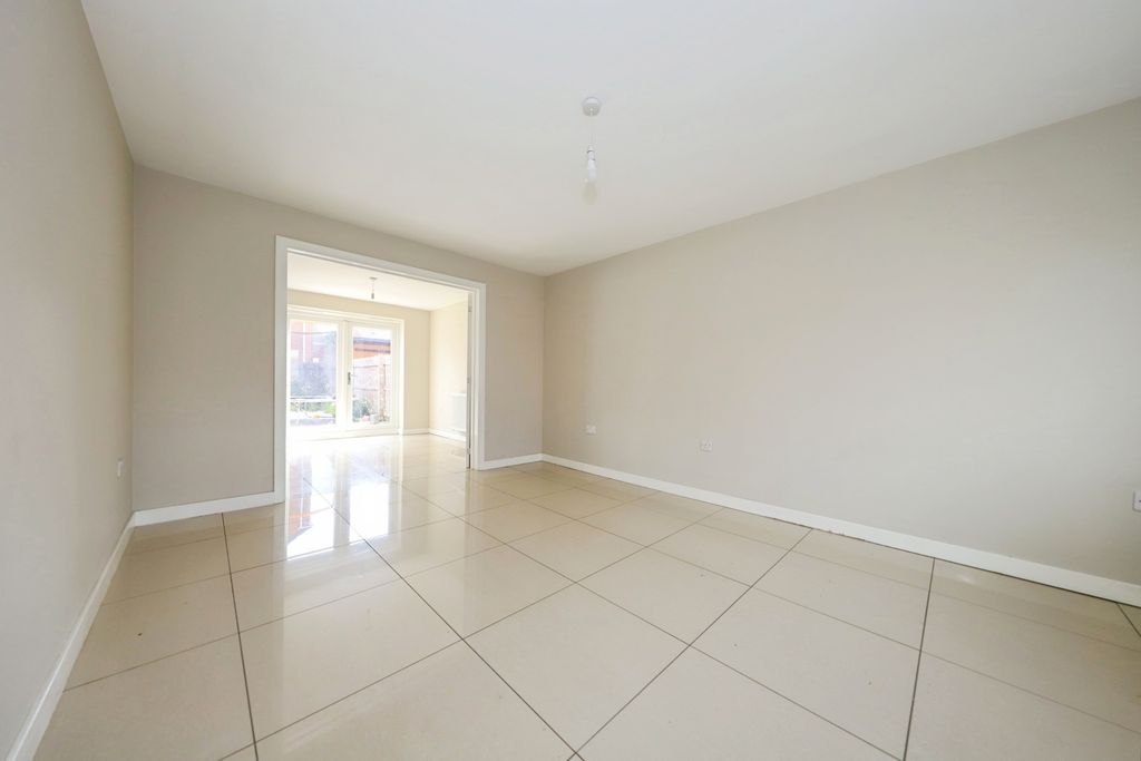 Property photo 2 of 17 Photo