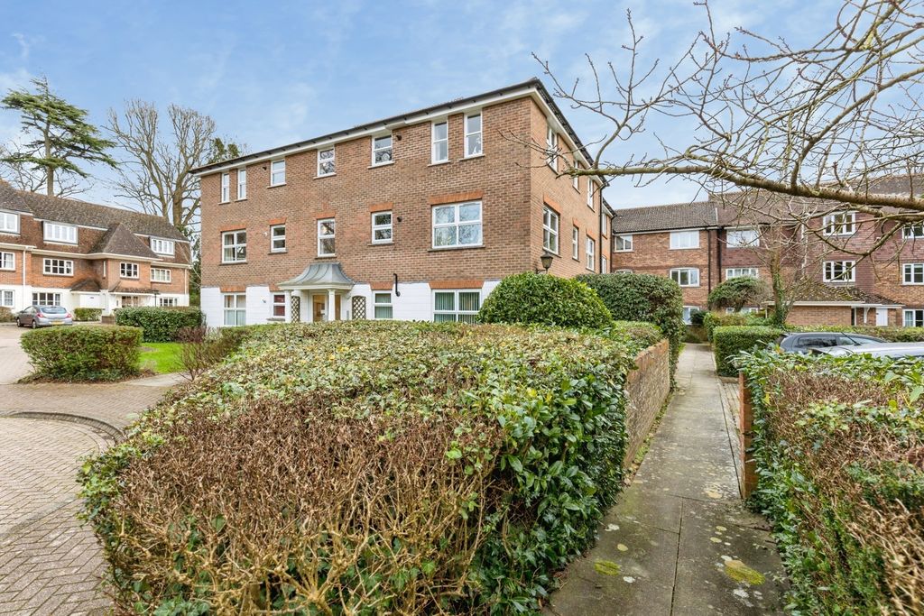Additional image 17 of 2 bed flat for saleGreenacres, North Parade, Horsham, West Sussex RH12