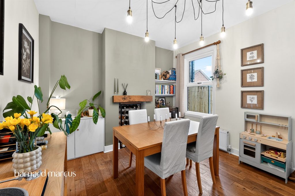 Property photo 3 of 14