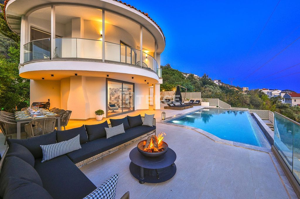 Property photo 1 of 52