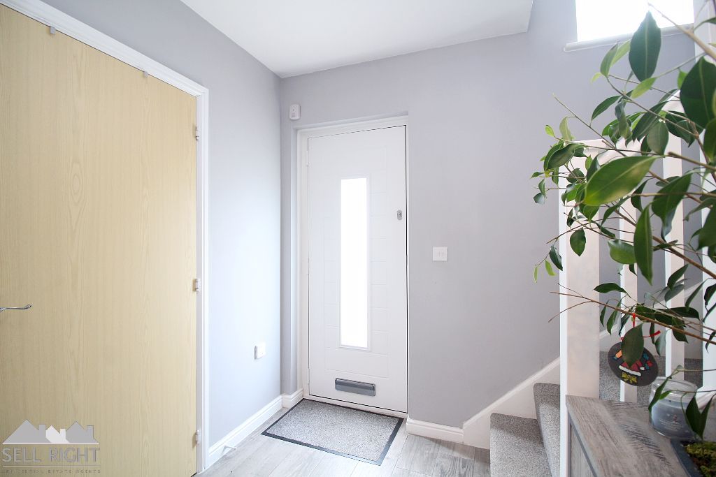 Property photo 3 of 26 Entrance Hallway