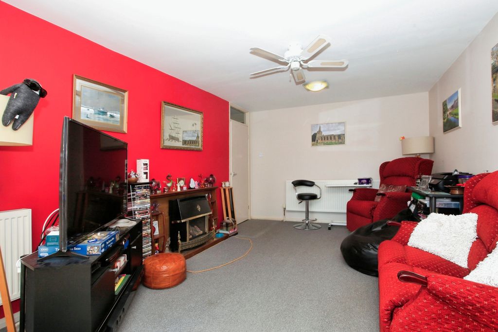 Property photo 3 of 14