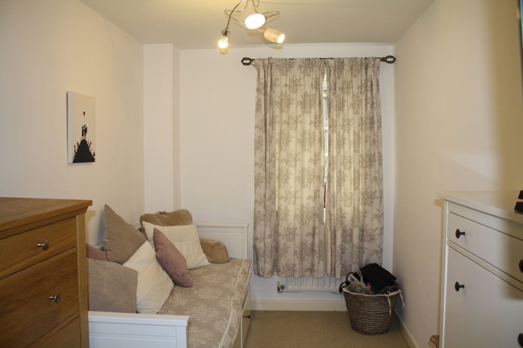 Property photo 3 of 6 Photo 05