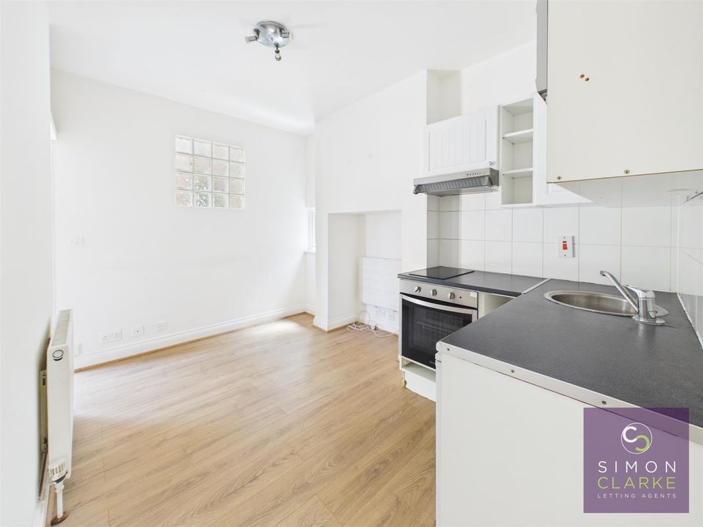 Property photo 3 of 9 Cam05425G0-Pr0145-Still004.Jpg