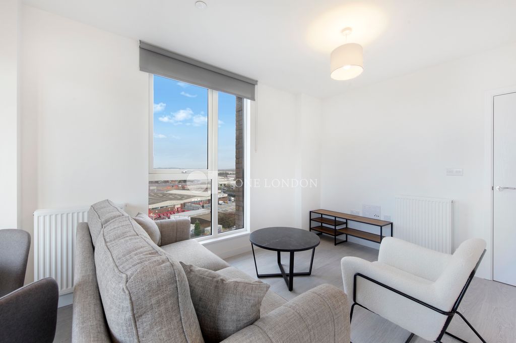 Property photo 2 of 23