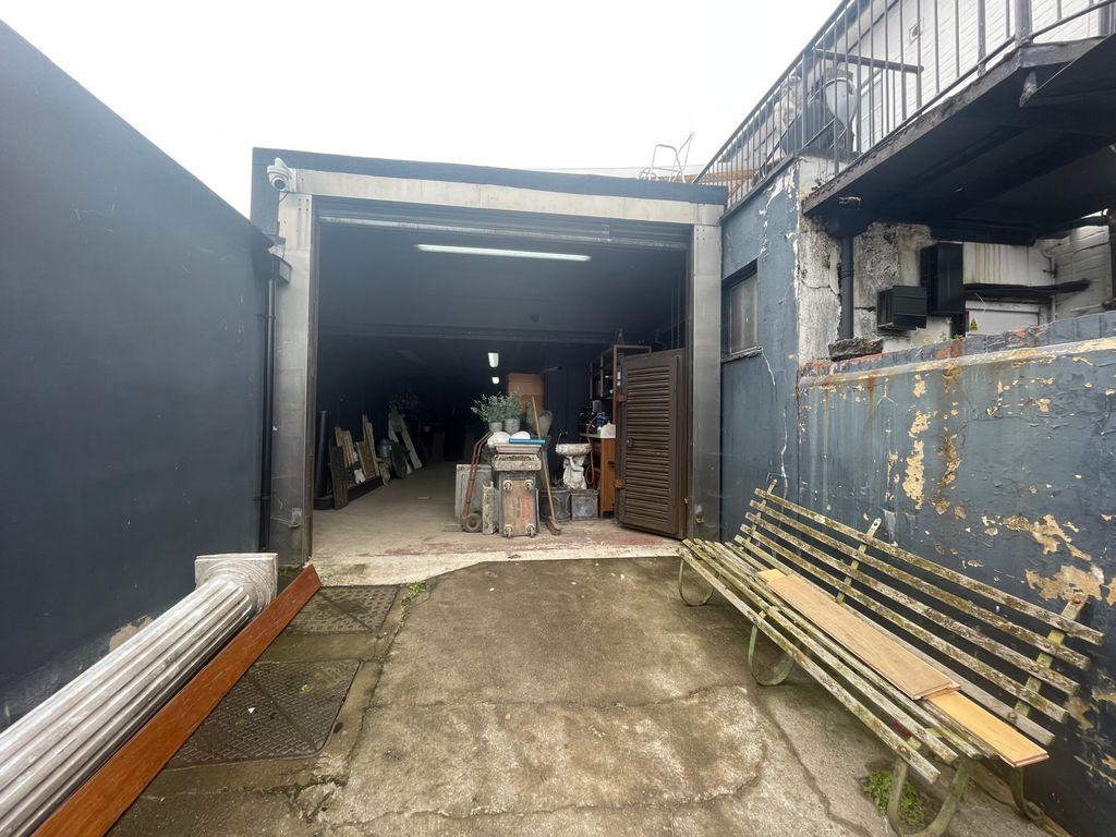 Property photo 3 of 7