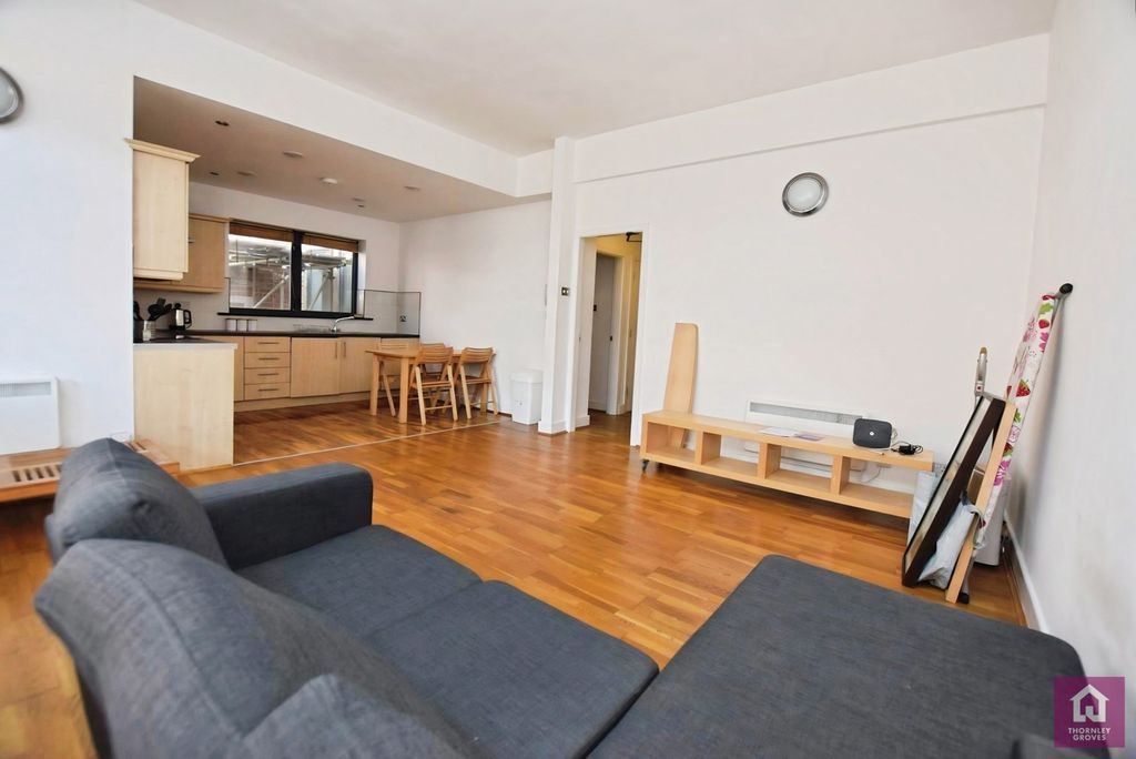 Property photo 3 of 16 Pbox-Img.Jpg