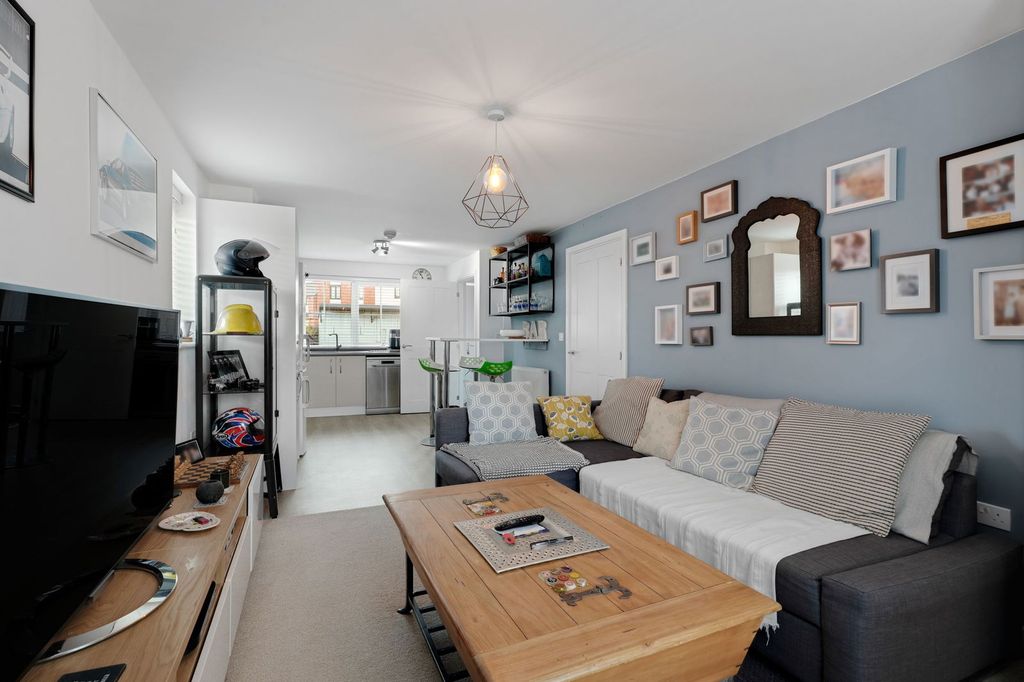 Property photo 3 of 23