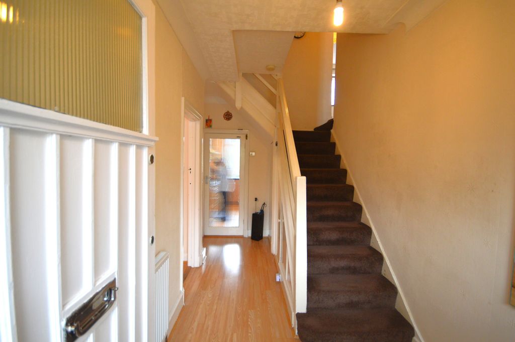 Property photo 2 of 25