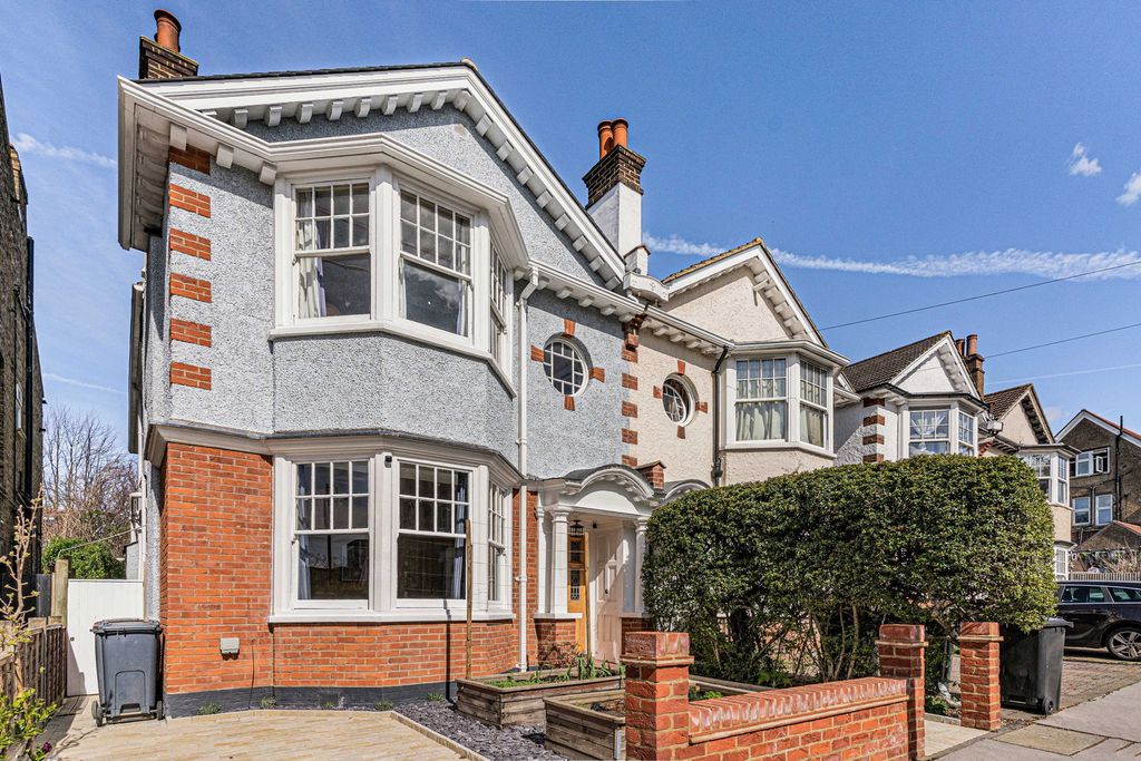 Property photo 1 of 35