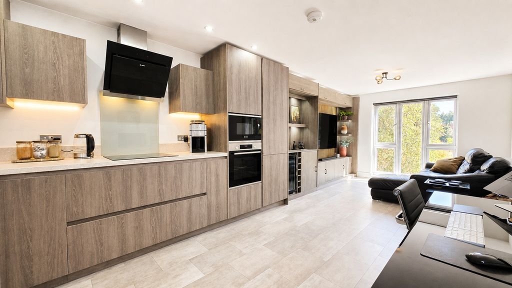 Property photo 2 of 8 3844481