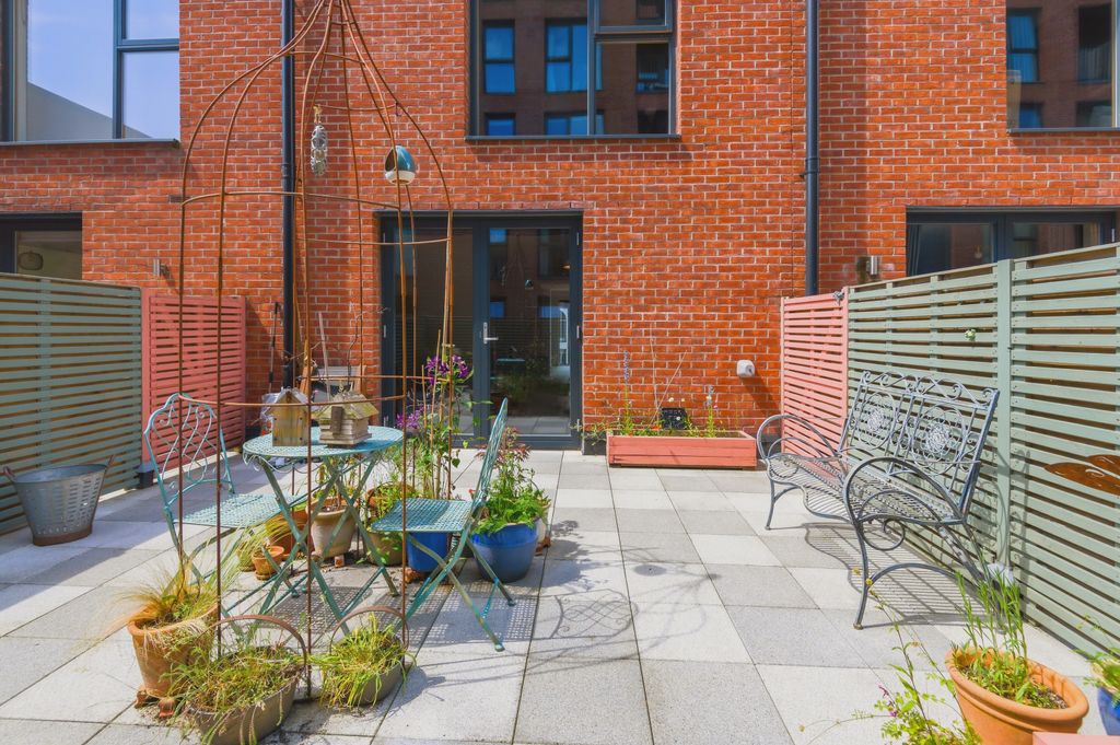 Additional image 4 of 3 bed town house for saleFoundry Side, Ironworks LS11