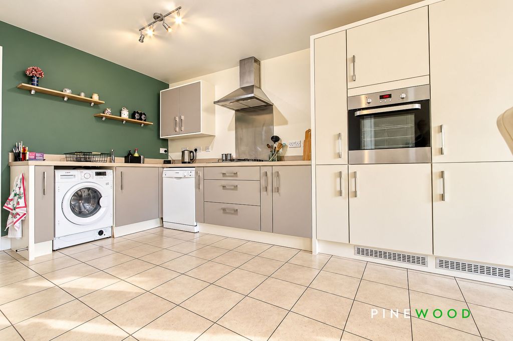 Property photo 3 of 23 Kitchen Diner